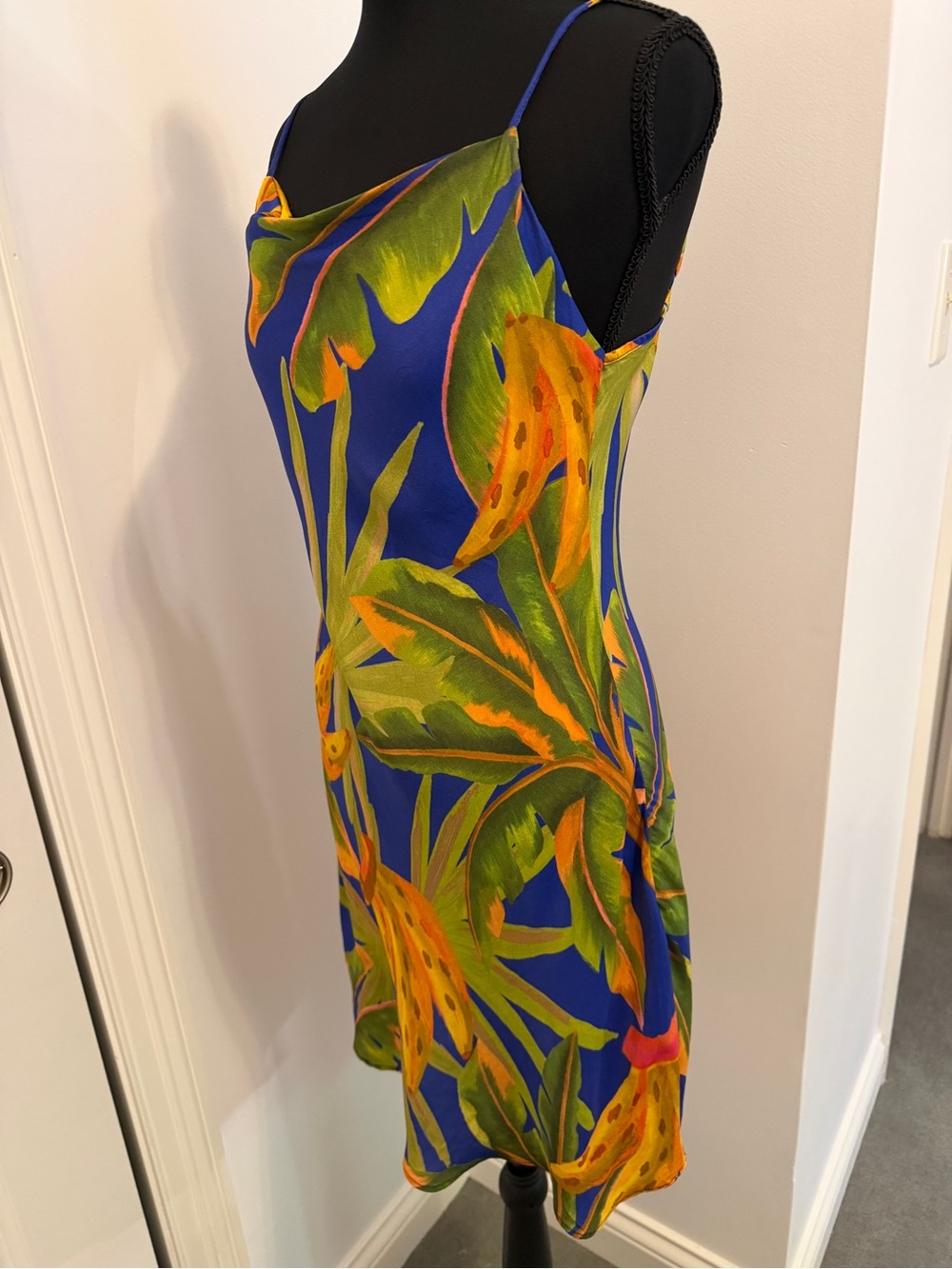 Farm Rio - Banana Leaf Tropical Print Silky Bias Cut Slip Dress - XS - Floral - Picture 3 of 10